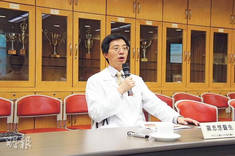 伊利沙伯醫院心臟科主管蔣忠想在醫管局服務30年，獲頒長期服務獎，身兼醫管局心臟科中央委員會的他表示，未來會在多間醫院延長緊急「通波仔」服務時間，希望長遠可做到24小時服務。（梁杏怡攝）