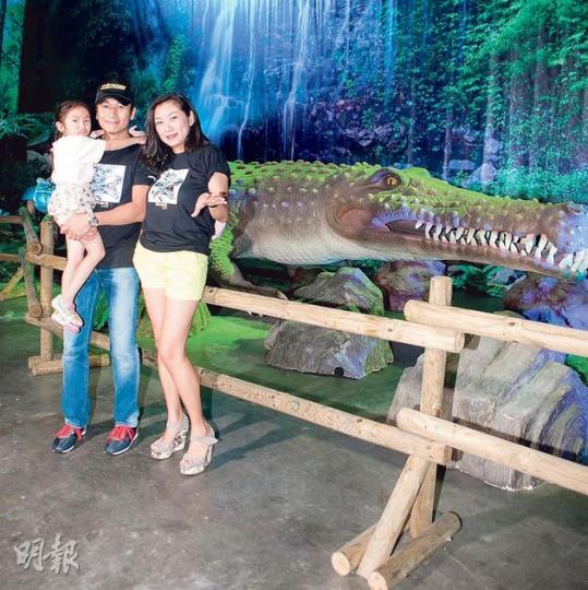 方中信與莫可欣帶囡囡符迦晴睇恐龍展享受家庭樂。(攝影/記者:葉靜文)雷頌德與太太及兒子擺出古怪表情合照,甚有默契。(攝影/記者:葉靜文) 方中信與莫可欣帶囡囡符迦晴睇恐龍展享受家庭樂。(攝影/記者:葉靜文)雷頌德與太太及兒子擺出古怪表情合照,甚有默契。(攝影/記者:葉靜文)