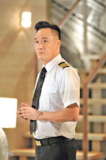 吳鎮宇在《衝II》的飛機頭雖然髮量減少,但依然有型。(攝影:娛樂組)Sam哥在《衝II》頭幾集的「墮機頭」帶出角色滄桑感。(攝影:娛樂組)飛機頭成為潮流髮型指標,身為潮男的黃宗澤當然要有樣學樣。(攝影:娛樂組)《東京愛的故事》江口洋介的「三上頭」當年紅極一時。(攝影:娛樂組)鄭伊健受江口洋介影響,留長頭髮後愈來愈紅。(攝影:娛樂組)郭晉安在《阿旺新傳》將齊蔭頭發揚光大。(攝影:娛樂組) 吳鎮宇在《衝II》的飛機頭雖然髮量減少,但依然有型。(攝影:娛樂組)Sam哥在《衝II》頭幾集的「墮機頭」帶出角色滄桑感。(攝影:娛樂組)飛機頭成為潮流髮型指標,身為潮男的黃宗澤當然要有樣學樣。(攝影:娛樂組)《東京愛的故事》江口洋介的「三上頭」當年紅極一時。(攝影:娛樂組)鄭伊健受江口洋介影響,留長頭髮後愈來愈紅。(攝影:娛樂組)郭晉安在《阿旺新傳》將齊蔭頭發揚光大。(攝影:娛樂組)
