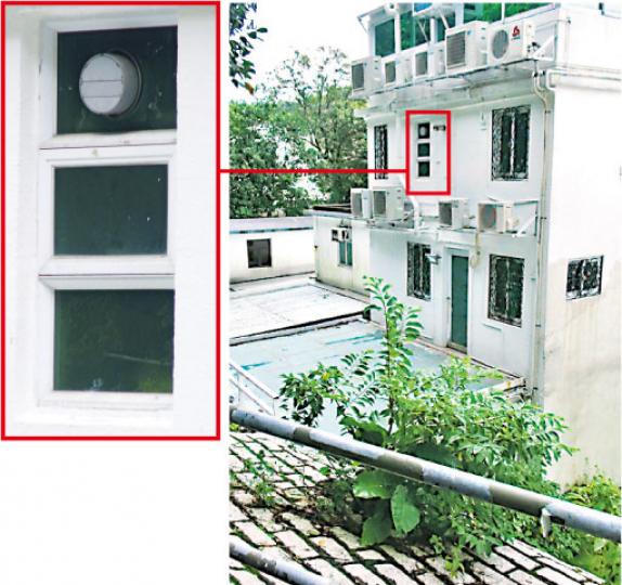 發生爆竊案的上洋村村屋位處護土牆之下，竊賊可輕易從清水灣道沿山坡而下入屋偷竊。而遭爆竊的單位2樓廁所氣窗並沒裝設窗花（小圖），懷疑竊賊沿此窗入屋作案。（林智傑攝）上洋村村長劉敏財（圖）說附近18條鄉村今年首半年共發生200多宗罪案，相當於去年總和，大嘆治安惡化。（林智傑攝）