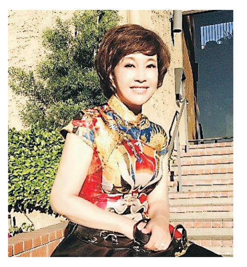 劉曉慶與夫婿王曉玉在美國舉行婚禮。(微博圖片) 劉曉慶與夫婿王曉玉在美國舉行婚禮。(微博圖片)