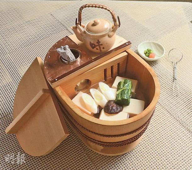 京都豆腐鍋 - 溫暖軟滑的伏見豆腐，浸在傳統的昆布汁和Dashi醬汁中，令湯底更見鮮甜，更能突出豆腐的原味。（$280） （林俊源攝）