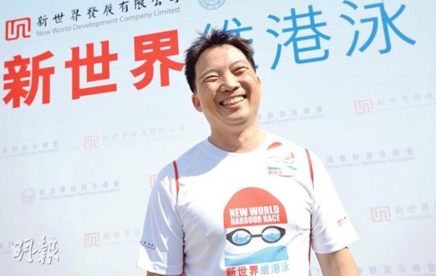 民主黨胡志偉早前未能通過水試,理論上不能參賽,但噚日就以嘉賓身分偷雞游足全程,話感覺好爽。(盧翊銘攝) 民主黨胡志偉早前未能通過水試,理論上不能參賽,但噚日就以嘉賓身分偷雞游足全程,話感覺好爽。(盧翊銘攝)