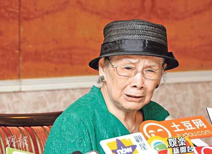 常被說對阿梅不好,梅媽激動地表示:「就算是,又如何?根本不由外人去理。」(攝影:鍾偉茵)梅啟明自言有做散工,加上太太娘家支持以維持生活,有手有腳,不會申請綜援。(攝影:鍾偉茵) 常被說對阿梅不好,梅媽激動地表示:「就算是,又如何?根本不由外人去理。」(攝影:鍾偉茵)梅啟明自言有做散工,加上太太娘家支持以維持生活,有手有腳,不會申請綜援。(攝影:鍾偉茵)