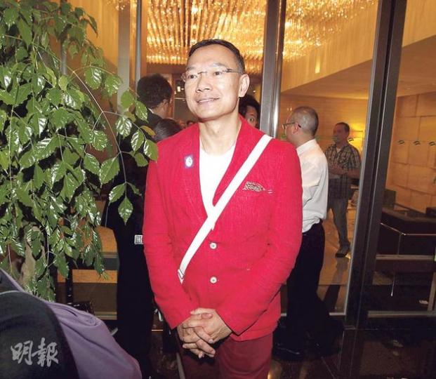 內地客李先生﹕居於廣州,原擬以約1800萬元的代價,購買一個兩房單位,但因沒有中籤而告吹。(李澤彤攝)
內地客李先生﹕居於廣州,原擬以約1800萬元的代價,購買一個兩房單位,但因沒有中籤而告吹。(李澤彤攝)