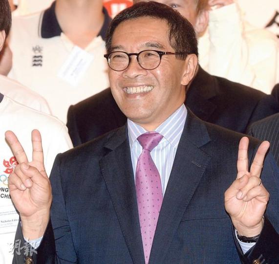 阿里巴巴來港上市受阻,證監會主席唐家成(圖)昨日表示,若社會各界認為有必要對其合伙人制度展開諮詢,證監會亦會考慮。(劉焌陶攝)毅德國際控股今日起至10月23日公開招股,預計10月31日掛牌,招股價為每股1.85元至2.45元。圖為毅德國際主席王再興。(劉焌陶攝) 阿里巴巴來港上市受阻,證監會主席唐家成(圖)昨日表示,若社會各界認為有必要對其合伙人制度展開諮詢,證監會亦會考慮。(劉焌陶攝)毅德國際控股今日起至10月23日公開招股,預計10月31日掛牌,招股價為每股1.85元至2.45元。圖為毅德國際主席王再興。(劉焌陶攝)