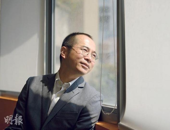 推行「光房」計劃的社企「要有光」,行政總裁余偉業接受訪問時多次強調,計劃不能即時解決社會的貧窮及房屋問題,但期望幫助到有需要的基層家庭,並希望能產生示範作用,令社會可以出現更多良心業主。(余俊亮攝) 推行「光房」計劃的社企「要有光」,行政總裁余偉業接受訪問時多次強調,計劃不能即時解決社會的貧窮及房屋問題,但期望幫助到有需要的基層家庭,並希望能產生示範作用,令社會可以出現更多良心業主。(余俊亮攝)
