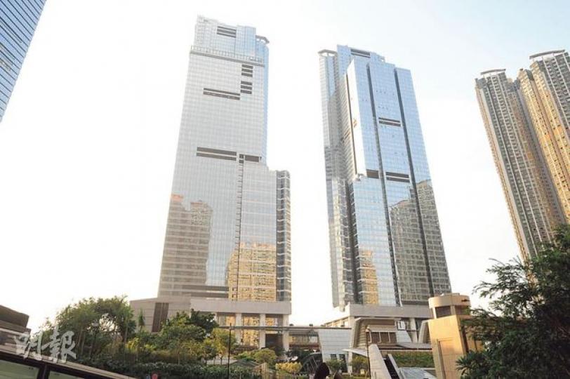 本月初新地劈價兼送買家印花稅推售天璽貨尾,即時急凍區內二手,至近日天璽終有銀主盤成交,做價卻大幅低於銀行叫價24%,若計入樓層高低因素,更低於發展商貨尾之折實呎價。(尹錦恩攝) 本月初新地劈價兼送買家印花稅推售天璽貨尾,即時急凍區內二手,至近日天璽終有銀主盤成交,做價卻大幅低於銀行叫價24%,若計入樓層高低因素,更低於發展商貨尾之折實呎價。(尹錦恩攝)