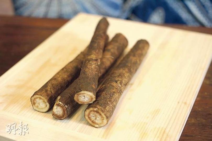 牛蒡(饒雙宜攝)(明報製圖)(明報製圖)(明報製圖) 牛蒡(饒雙宜攝)(明報製圖)(明報製圖)(明報製圖)