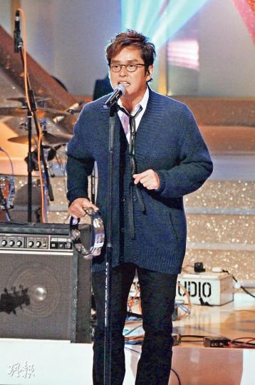 阿倫預告「左麟右李演唱會」會連跳十場鄭多燕的舞蹈,屆時看能否可以keep fit。(攝影:梁迺楠)吳卓羲在內地密密搵銀,豬籠入水。(攝影:梁迺楠)薛凱琪自言其頸部是一個美感,故不可以經常讓人看。(攝影:梁迺楠) 阿倫預告「左麟右李演唱會」會連跳十場鄭多燕的舞蹈,屆時看能否可以keep fit。(攝影:梁迺楠)吳卓羲在內地密密搵銀,豬籠入水。(攝影:梁迺楠)薛凱琪自言其頸部是一個美感,故不可以經常讓人看。(攝影:梁迺楠)