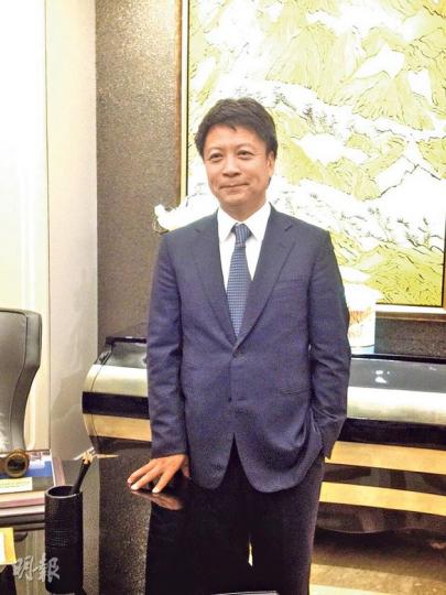 融創中國董事長孫宏斌說,腦子裏沒有「地王」概念,作為生意人,需要比市場看得更遠,更直言農展館地每平米7萬多元很「便宜」。(甄佳佳攝) 融創中國董事長孫宏斌說,腦子裏沒有「地王」概念,作為生意人,需要比市場看得更遠,更直言農展館地每平米7萬多元很「便宜」。(甄佳佳攝)