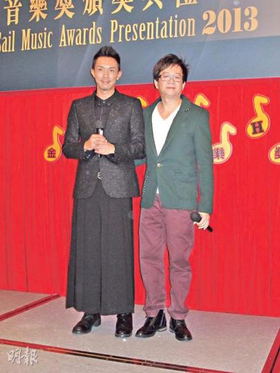 倫永亮成為「CASH音樂成就大獎2013」得主,頒獎禮由表姨甥張繼聰擔任司儀。(攝影/記者:楊安莉)官恩娜與連詩雅將競逐「最佳女歌手演繹」獎項。(攝影/記者:楊安莉) 倫永亮成為「CASH音樂成就大獎2013」得主,頒獎禮由表姨甥張繼聰擔任司儀。(攝影/記者:楊安莉)官恩娜與連詩雅將競逐「最佳女歌手演繹」獎項。(攝影/記者:楊安莉)