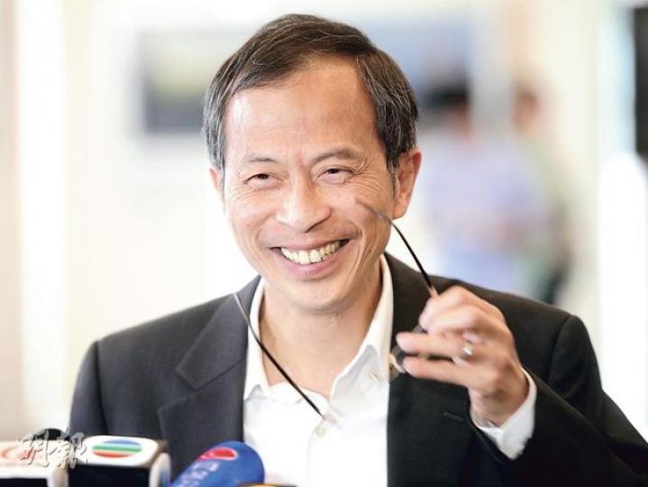 立法會主席曾鈺成昨日出席中大逸夫書院周會講座,談到政改問題,指泛民與建制派及中央的互信十分重要。至於特首梁振英在互信欠佳的問題上有何責任,他說雙方缺乏互信,各方也要應努力,也應主動,把責任只放一方,並不公道。(尹錦恩攝)
立法會主席曾鈺成昨日出席中大逸夫書院周會講座,談到政改問題,指泛民與建制派及中央的互信十分重要。至於特首梁振英在互信欠佳的問題上有何責任,他說雙方缺乏互信,各方也要應努力,也應主動,把責任只放一方,並不公道。(尹錦恩攝)