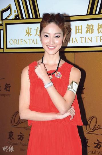 應屆港姐冠軍陳凱琳坦言未拍過拖,故沒收過男生送名貴禮物。(攝影:鍾偉茵) 應屆港姐冠軍陳凱琳坦言未拍過拖,故沒收過男生送名貴禮物。(攝影:鍾偉茵)