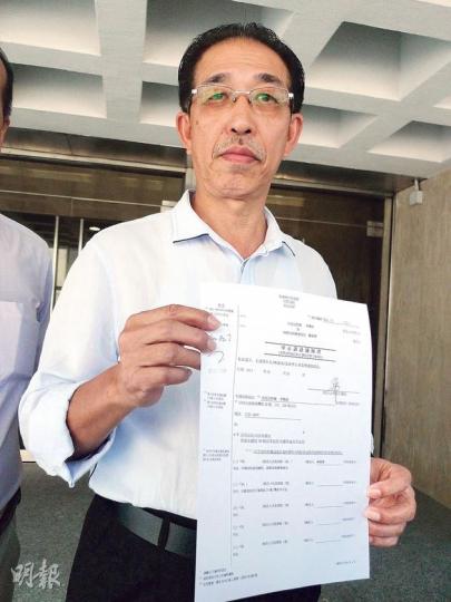 全民在野黨創黨會長李慨俠(圖)昨撤回早前提出的司法覆核申請,促特首毋須「顧慮」司法程序,公開解釋拒發免費電視牌照予港視的原因。(何偉畧攝) 全民在野黨創黨會長李慨俠(圖)昨撤回早前提出的司法覆核申請,促特首毋須「顧慮」司法程序,公開解釋拒發免費電視牌照予港視的原因。(何偉畧攝)