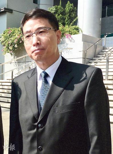 民主黨區議員潘志文(圖)被指三度強吻女求助人,潘昨否認一項非禮罪受審。(羅慧茵攝) 民主黨區議員潘志文(圖)被指三度強吻女求助人,潘昨否認一項非禮罪受審。(羅慧茵攝)