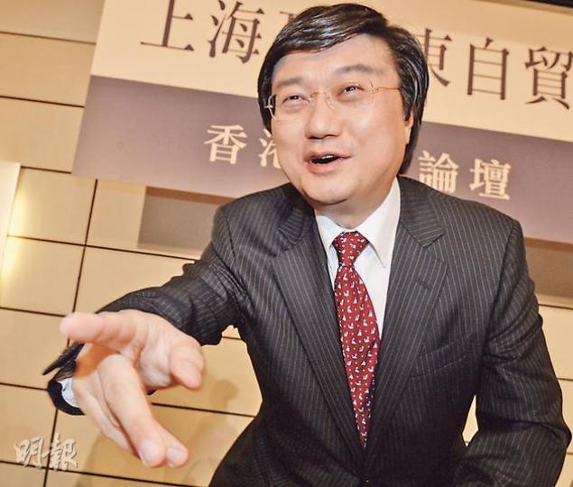 林奮強昨表示，電視發牌相比扶貧、房屋及老人等問題，並不是大事，不明白為何市民不相信政府，期望市民多給時間政府解釋。（劉焌陶攝）