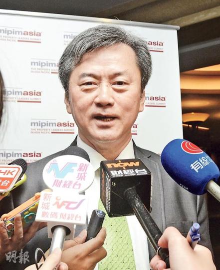 長實執行董事趙國雄上周出席活動時,被問及集團今年售樓數字,他只表示「未有資料」,但相信旗下將軍澳日出康城緻藍天可在短期內獲批預售樓花。(陳淑安攝) 長實執行董事趙國雄上周出席活動時,被問及集團今年售樓數字,他只表示「未有資料」,但相信旗下將軍澳日出康城緻藍天可在短期內獲批預售樓花。(陳淑安攝)