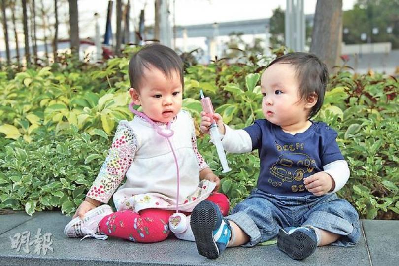 醫生,我又要打針?流感疫苗係咪一定要打呀?(設計對白)(林俊源攝) 醫生,我又要打針?流感疫苗係咪一定要打呀?(設計對白)(林俊源攝)