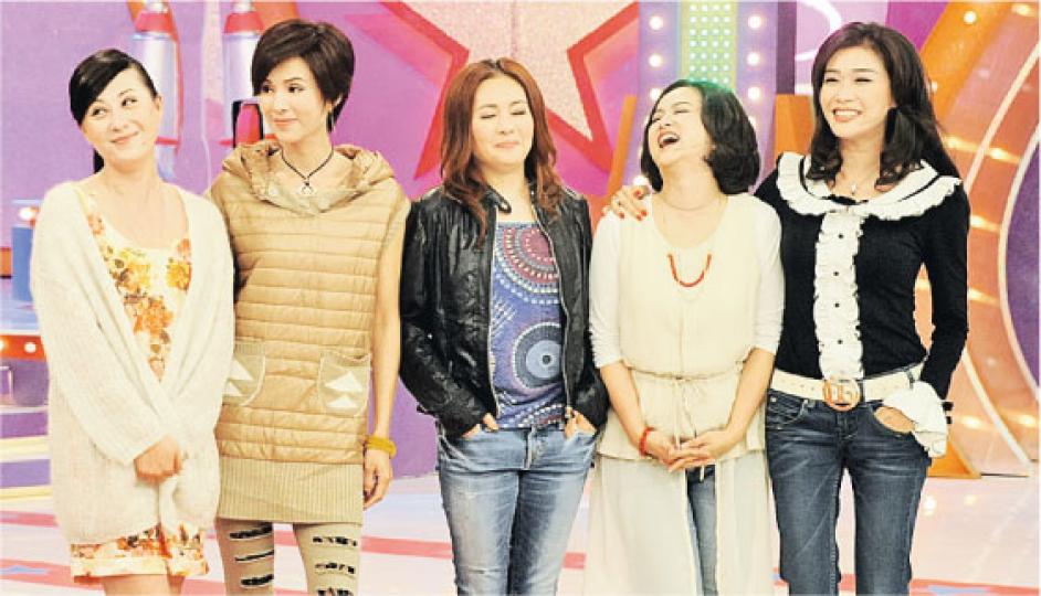 江欣燕(左起)、李若彤、李麗珍、葉蘊儀及張慧儀錄影《獎門人》,但眾女表現斯文,只有江欣燕玩得較放。(攝影/記者:陳釗)江欣燕食辣辣壽司,之後要急急飲牛奶解辣。(攝影/記者:陳釗)江欣燕也做過獎老,玩遊戲時當然特別投入。(攝影/記者:陳釗) 江欣燕(左起)、李若彤、李麗珍、葉蘊儀及張慧儀錄影《獎門人》,但眾女表現斯文,只有江欣燕玩得較放。(攝影/記者:陳釗)江欣燕食辣辣壽司,之後要急急飲牛奶解辣。(攝影/記者:陳釗)江欣燕也做過獎老,玩遊戲時當然特別投入。(攝影/記者:陳釗)