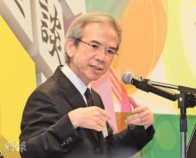 林煥光昨出席恒生管理學院講座,再回應「深切檢討論」。他表示自己用字或有不小心,又指「檢討」二字或於內地有冒犯。面對學生連番追問發牌一事,林稱不便再回應,「我能夠講嘅已講咗,而講咗嘅都講咗」。(李紹昌攝) 林煥光昨出席恒生管理學院講座,再回應「深切檢討論」。他表示自己用字或有不小心,又指「檢討」二字或於內地有冒犯。面對學生連番追問發牌一事,林稱不便再回應,「我能夠講嘅已講咗,而講咗嘅都講咗」。(李紹昌攝)