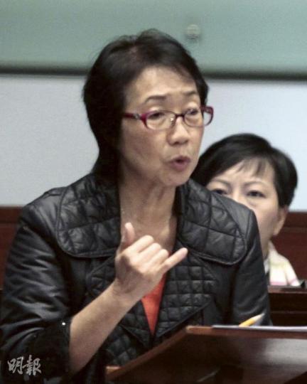 工聯會榮譽主席陳婉嫻認為，特區政府安排李飛會見各界，只邀請立法會個別事務委員會正副主席，層面並不足夠。她說，民主黨上次有勇氣支持政改，應該得到肯定，今次李飛亦應考慮會見他們。（郭慶輝攝）