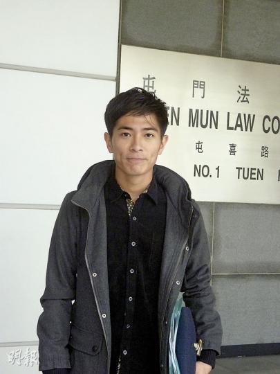 羅鈞滿昨稱，因不知屯門裁判法院附近有哪些地方可供泊車，故他沒駕駛私家車到法庭。（何海棠攝）