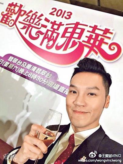 王賢誌雖然被拒在《東華》表演,但昨日也有出席記者會贈興。(微博圖片) 監製何小慧(攝影﹕娛樂組) 王賢誌雖然被拒在《東華》表演,但昨日也有出席記者會贈興。(微博圖片) 監製何小慧(攝影﹕娛樂組)