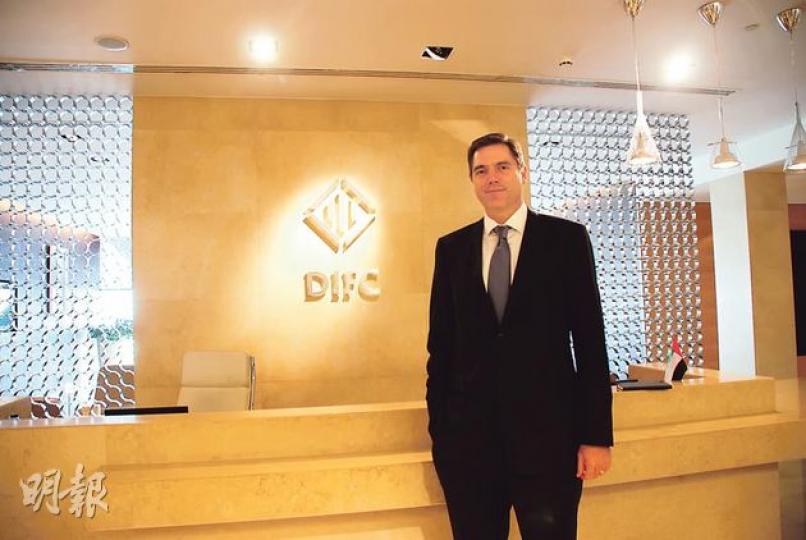 迪拜金融中心行政總裁 Jeffrey Singer表示迪拜對中國商人「至關重要」, 因為其貿易輻射範圍廣,是中國商人到非洲市場經商的跳板,相信貿易發展將帶動迪拜金融業需求逐步提升。(魏嘉儀攝) 迪拜金融中心行政總裁 Jeffrey Singer表示迪拜對中國商人「至關重要」, 因為其貿易輻射範圍廣,是中國商人到非洲市場經商的跳板,相信貿易發展將帶動迪拜金融業需求逐步提升。(魏嘉儀攝)