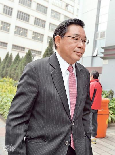 身兼行政會議成員的立法會議員林健鋒（圖），被指於去年駕車前往「巨蛋音樂節」期間危險駕駛，昨到觀塘裁判法院受審，其間他不發一言，表情嚴肅。（盧翊銘攝）