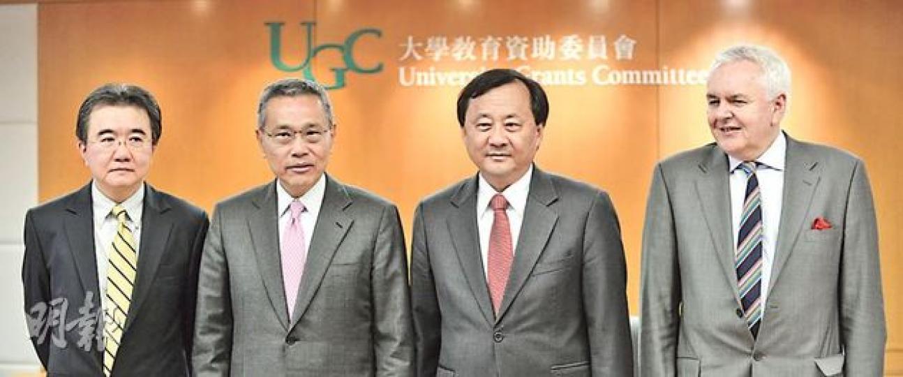 教資會城大獸醫學院工作小組召集人錢大康(左起)、教資會主席鄭維新、委員華雲生、秘書長安禮治昨主持記者會,公布否決撥款予城大辦獸醫課程。他們會前與城大校長郭位等會面,提醒若開辦自資獸醫課程,要考慮畢業生出路。(余俊亮攝) 城大生命科學課程總監王啟熙(圖)昨稱,今年9月將辦獸醫研究課程,望可提升研究水平,2至4年後再申辦資助本科課程。(盧翊銘攝) (明報製圖) 教資會城大獸醫學院工作小組召集人錢大康(左起)、教資會主席鄭維新、委員華雲生、秘書長安禮治昨主持記者會,公布否決撥款予城大辦獸醫課程。他們會前與城大校長郭位等會面,提醒若開辦自資獸醫課程,要考慮畢業生出路。(余俊亮攝) 城大生命科學課程總監王啟熙(圖)昨稱,今年9月將辦獸醫研究課程,望可提升研究水平,2至4年後再申辦資助本科課程。(盧翊銘攝) (明報製圖)
