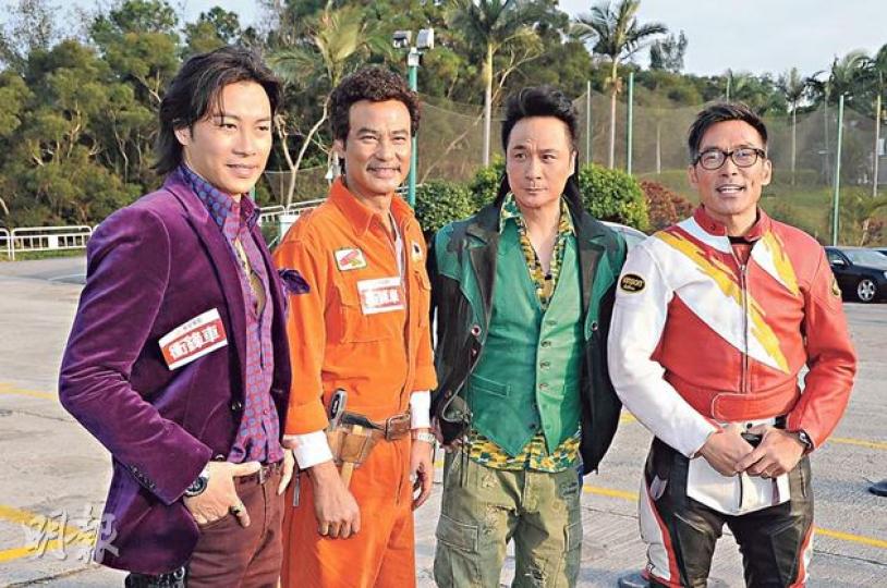 譚耀文(左起)、任達華、吳鎮宇、鄭浩南的鮮艷造型非常出位。(攝影:鍾偉茵) 古巨基為了拍戲而決心剪短髮。(攝影:鍾偉茵) 譚耀文(左起)、任達華、吳鎮宇、鄭浩南的鮮艷造型非常出位。(攝影:鍾偉茵) 古巨基為了拍戲而決心剪短髮。(攝影:鍾偉茵)
