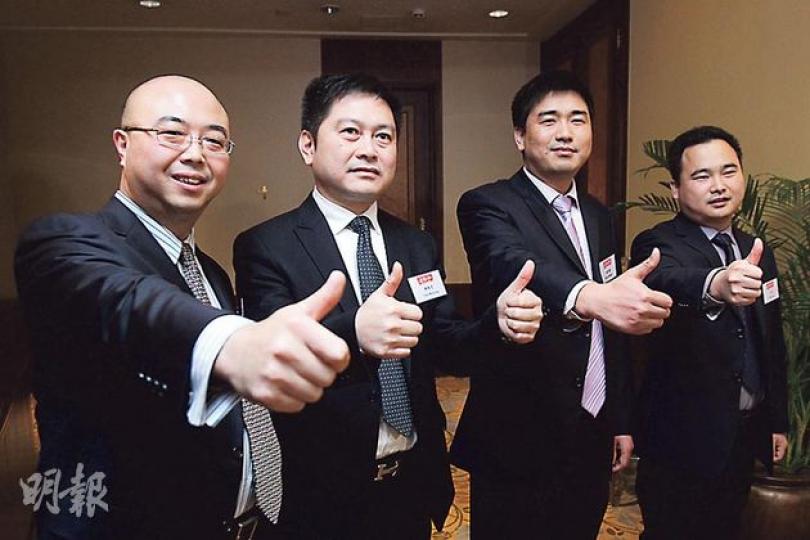 專門出售料酒及醬油的老恒和過去數年業績錄驚人增長，截至去年8月底，毛利純及純利率分別錄57.2％及29.7％。圖左二為主席陳衛忠。（林俊源攝）