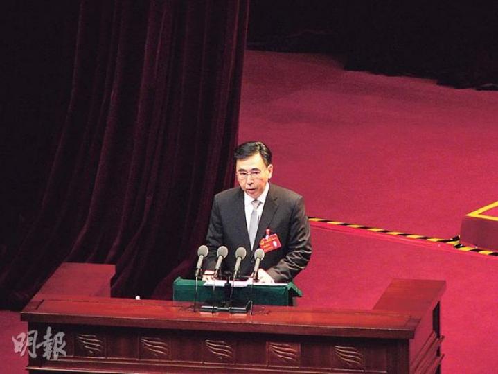 廣東省長朱小丹（圖）在工作報告中提出，今年要實現經濟增長8.5%的目標。（明報記者攝） 廣東前省長朱森林（圖）見到記者拍照，面帶微笑說：「你照我的相？」（明報記者攝） 出席廣東人大會議開幕式的廣東省人大前主任盧鐘鶴（中排左起）、深圳前市委書記李灝、前省長朱森林。（明報記者攝）