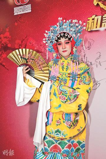 蔡梓銘反串扮花旦,被指非常重口味。(攝影/記者﹕鍾一虹)應屆亞姐冠軍房星彤(左)性感度不及身旁的季軍陳夢圓(右),但無損自信心,自認比較女神。(攝影/記者﹕鍾一虹) 蔡梓銘反串扮花旦,被指非常重口味。(攝影/記者﹕鍾一虹)應屆亞姐冠軍房星彤(左)性感度不及身旁的季軍陳夢圓(右),但無損自信心,自認比較女神。(攝影/記者﹕鍾一虹)