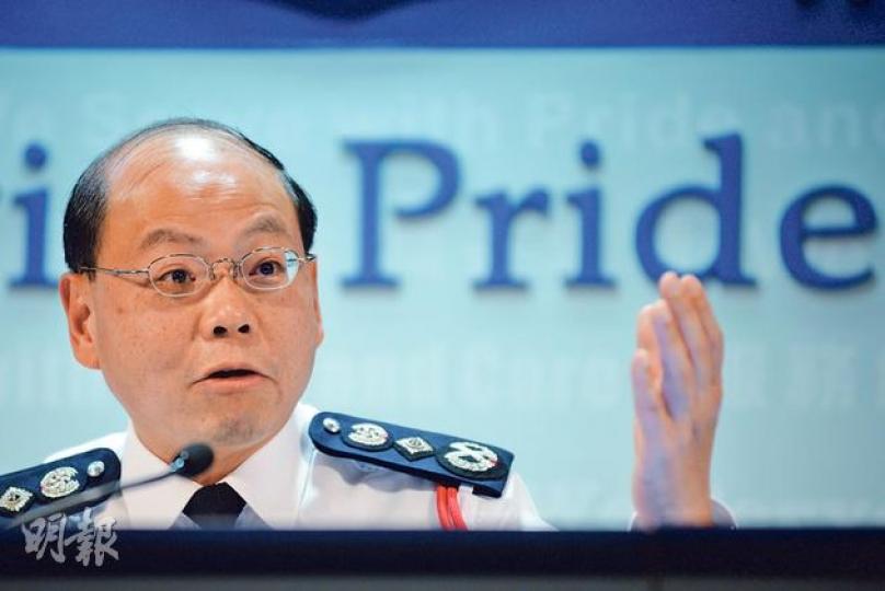 對於去年有休班警員參與旺角集會，引起社會關注警隊中立問題，警務處長曾偉雄（圖）昨在回顧2013年香港罪案情况的記者會上指出，警務人員也有公民政治權利，回看去年發生的事件，不認為有需要改變現時有關警員參與公眾活動的規範。（葉家豪攝）（明報製圖）