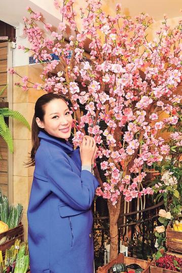 單身的姚書軼期望馬年行桃花運,遇上真命天子。(攝影:梁迺楠)姚書軼笑口常開,希望馬年幸福降臨。(攝影:梁迺楠) 單身的姚書軼期望馬年行桃花運,遇上真命天子。(攝影:梁迺楠)姚書軼笑口常開,希望馬年幸福降臨。(攝影:梁迺楠)