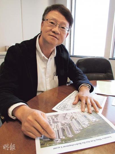 房協高級經理（物業策劃及發展）許鴻傑說，已展開首階段重建的明華大廈，現址將劃作綜合發展區，重建成一個提供集出租公屋、長者護理、商場及長者屋的發展項目，共提供約4100個單位。（黃俊鋒攝）