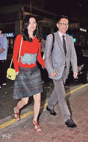 許晉亨依然緊緊拖實老婆李嘉欣,認真恩愛。(攝影/記者﹕鍾偉茵)許世勳與太太每年都相約家族親友一起吃開年飯。(攝影/記者﹕鍾偉茵) 許晉亨依然緊緊拖實老婆李嘉欣,認真恩愛。(攝影/記者﹕鍾偉茵)許世勳與太太每年都相約家族親友一起吃開年飯。(攝影/記者﹕鍾偉茵)