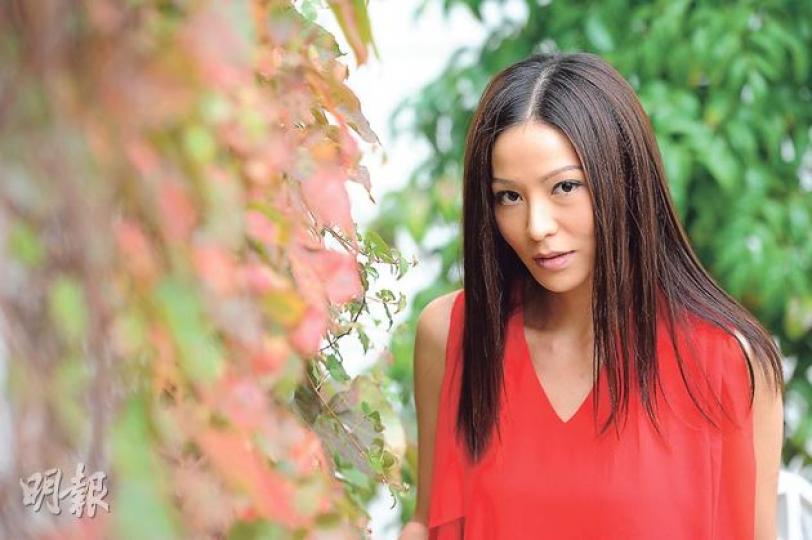 滕麗名是老人家殺手,所以婆媳關係融洽。(攝影:鍾偉茵)滕麗名最怕悶,所以婚後繼續工作。(攝影:鍾偉茵) 滕麗名是老人家殺手,所以婆媳關係融洽。(攝影:鍾偉茵)滕麗名最怕悶,所以婚後繼續工作。(攝影:鍾偉茵)