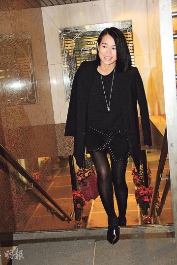 胡杏兒昨以型女打扮現身中環,先往修甲,再會合好姊妹吃飯,全程表現風騷。(攝影/記者:梁榮達、柯美) 胡定欣、姚子羚及黃智雯在時裝店滿載而歸,再跟胡杏兒會合用膳。(攝影/記者:梁榮達、柯美) 身為黃宗澤契媽的汪明荃,表示不熟識楊崢,還以為對方是藝員。(攝影/記者:梁榮達、柯美) 胡杏兒昨以型女打扮現身中環,先往修甲,再會合好姊妹吃飯,全程表現風騷。(攝影/記者:梁榮達、柯美) 胡定欣、姚子羚及黃智雯在時裝店滿載而歸,再跟胡杏兒會合用膳。(攝影/記者:梁榮達、柯美) 身為黃宗澤契媽的汪明荃,表示不熟識楊崢,還以為對方是藝員。(攝影/記者:梁榮達、柯美)