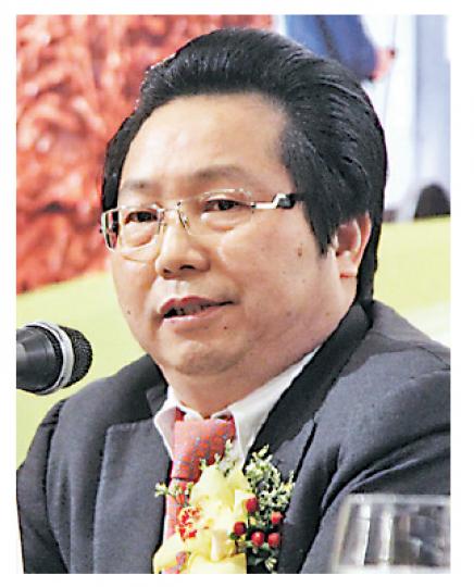 再生銅產品製造商中國金屬資源利用,今起招股,集資最多5.82億元。主席俞建秋昨表示,中央重視環保,預料對廢舊金屬回收的支持會愈來愈大。(林俊源攝) 再生銅產品製造商中國金屬資源利用,今起招股,集資最多5.82億元。主席俞建秋昨表示,中央重視環保,預料對廢舊金屬回收的支持會愈來愈大。(林俊源攝)