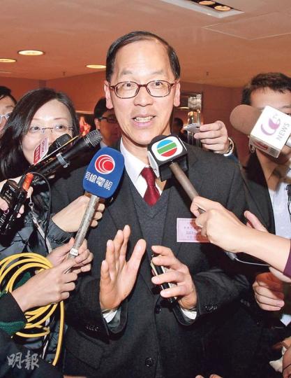 民政事務局長曾德成出席公開活動時,被問到民政局是否知道呂品韜赴冬奧參賽無隊醫隨行,曾德成沒有正面回應,稱這是港協暨奧委會的安排。(李澤彤攝) 民政事務局長曾德成出席公開活動時,被問到民政局是否知道呂品韜赴冬奧參賽無隊醫隨行,曾德成沒有正面回應,稱這是港協暨奧委會的安排。(李澤彤攝)