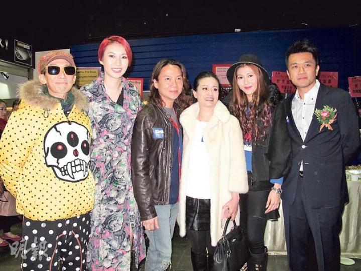 李彩華(右二)賀緋聞男友Thomas(右一)新店開張,張達明、莊思敏、吳國敬也有出席。(攝影/記者:李潔盈) 李彩華(右二)賀緋聞男友Thomas(右一)新店開張,張達明、莊思敏、吳國敬也有出席。(攝影/記者:李潔盈)
