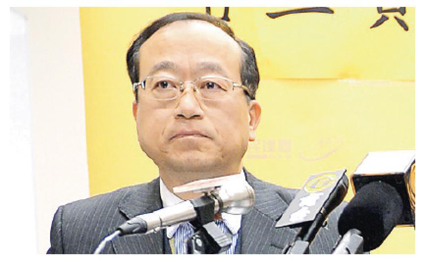被問到會否於人大、政協兩會，為劉曉波妻子劉霞被軟禁一事向內地有關部門反映，身兼全國政協委員的民建聯陳鑑林（圖）說「不會為個別個案爭取」，又謂港人未必熟知事件內情。（盧翊銘攝）