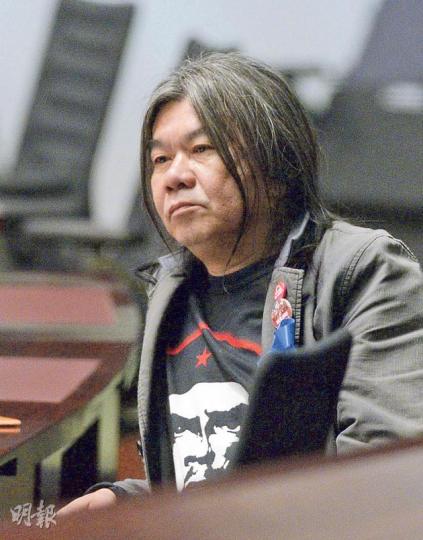 社民連梁國雄昨日是少有投贊成票、沒有退席不投票的民主派議員之一,他表示泛民選擇退席不投票,只是顧全大局。(鄧宗弘攝) 社民連梁國雄昨日是少有投贊成票、沒有退席不投票的民主派議員之一,他表示泛民選擇退席不投票,只是顧全大局。(鄧宗弘攝)