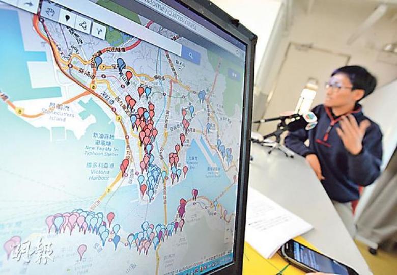 土地正義聯盟發現2004年至今共98幅住宅用地被改劃成酒店,主要集中於市區(地圖紅點),批評旅業發展影響房屋供應。(盧翊銘攝) 土地正義聯盟發現2004年至今共98幅住宅用地被改劃成酒店,主要集中於市區(地圖紅點),批評旅業發展影響房屋供應。(盧翊銘攝)