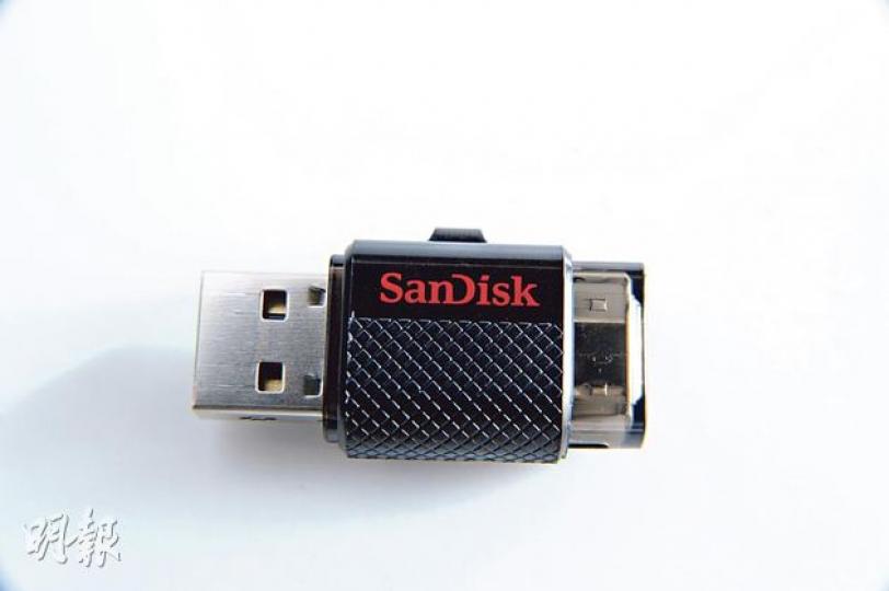 (胡景禧攝)SanDisk Ultra備有16GB($130)、32GB($210)及64GB($390),大大提高智能裝置的使用彈性。(胡景禧攝)SanDisk Memory Zone App會自行偵測是否有隨身碟插入,可管理、組織和備份儲存在Android智能手機內、外記憶體的檔案。如果用家另外安裝了box、Dropbox、Picasa(網上相片儲存網站)等檔案管理軟件,此App也可顯示及管理檔案。(胡景禧攝) (胡景禧攝)SanDisk Ultra備有16GB($130)、32GB($210)及64GB($390),大大提高智能裝置的使用彈性。(胡景禧攝)SanDisk Memory Zone App會自行偵測是否有隨身碟插入,可管理、組織和備份儲存在Android智能手機內、外記憶體的檔案。如果用家另外安裝了box、Dropbox、Picasa(網上相片儲存網站)等檔案管理軟件,此App也可顯示及管理檔案。(胡景禧攝)