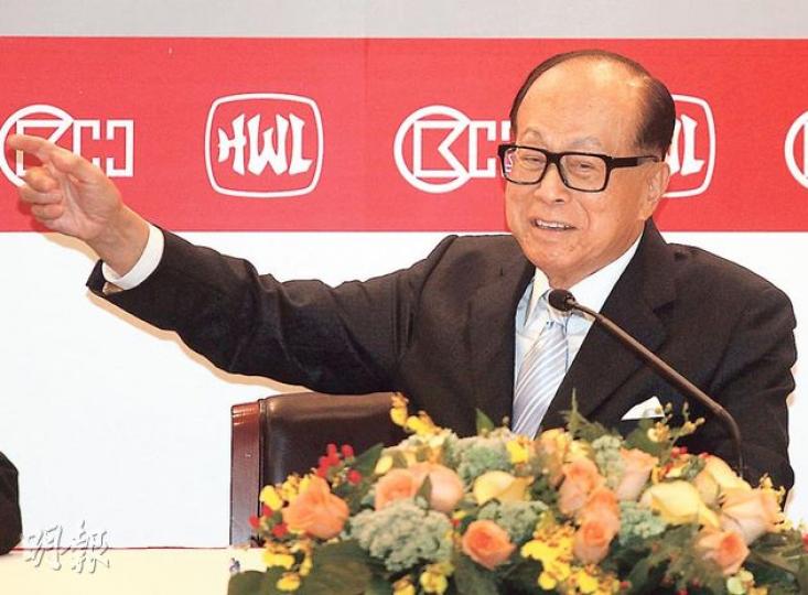 長和系主席李嘉誠昨日表明,希望今年成功分拆屈臣氏業務上市,而香港一定是上市地之一。(李紹昌攝) 長和系主席李嘉誠昨日表明,希望今年成功分拆屈臣氏業務上市,而香港一定是上市地之一。(李紹昌攝)