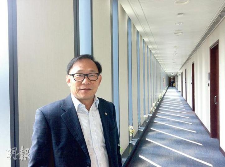 立法會議員、元朗區議會主席梁志祥說,元朗區新樓盤相繼落成,人口不斷增加,市中心有人滿之患,認為必須改善交通及道路設計。(黃振豪攝) 立法會議員、元朗區議會主席梁志祥說,元朗區新樓盤相繼落成,人口不斷增加,市中心有人滿之患,認為必須改善交通及道路設計。(黃振豪攝)